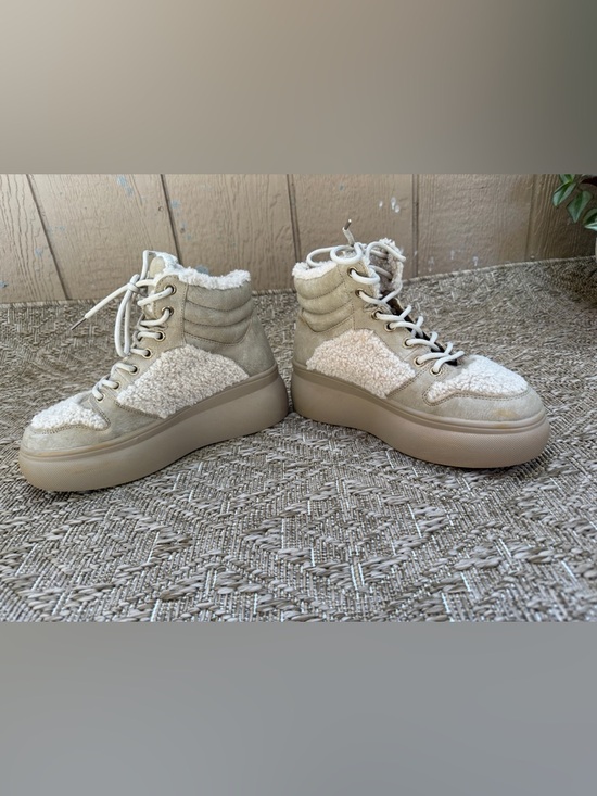 Steve Madden Tan Platform Lace-Up Shearling Boots size 6 - Picture 7 of 10